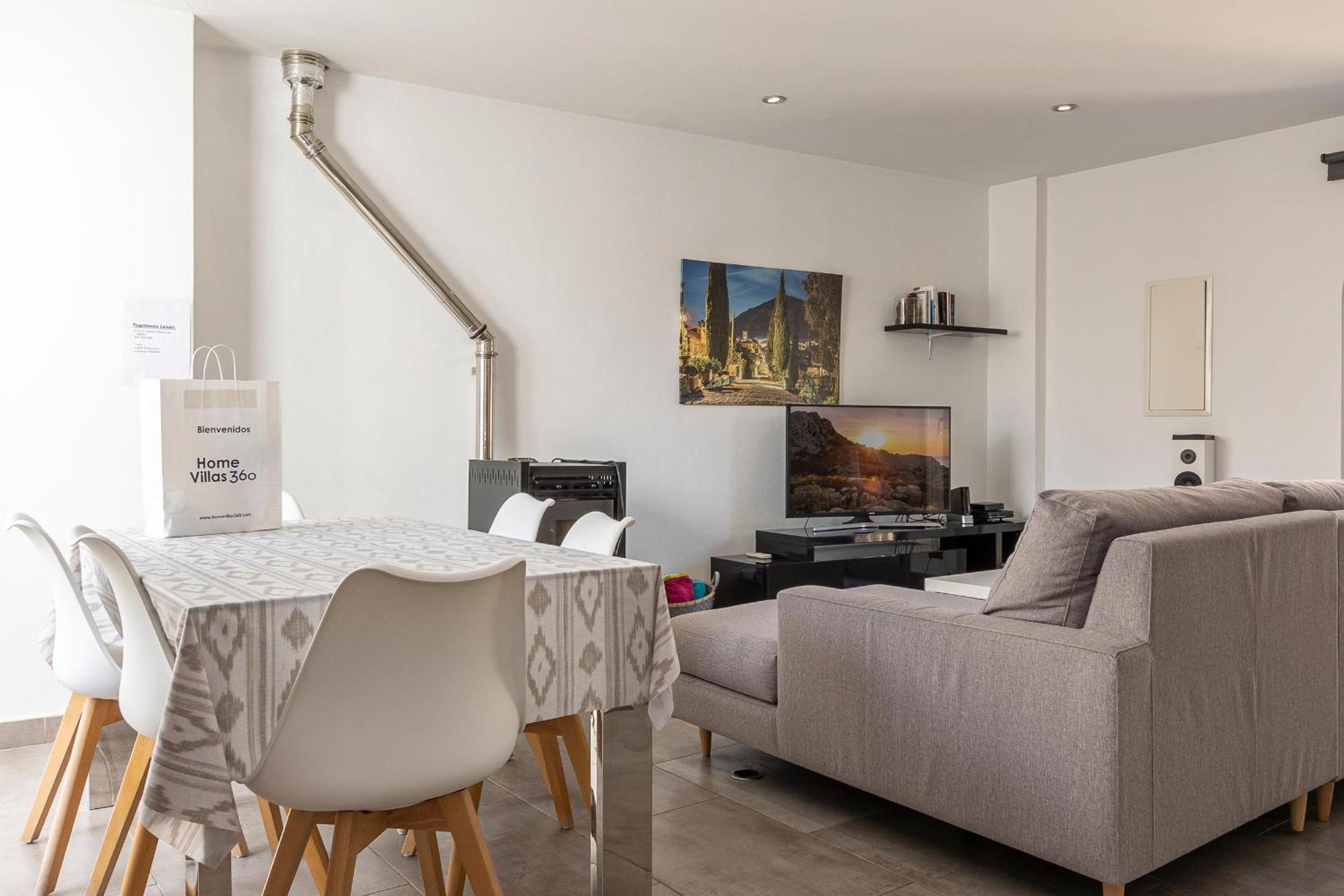 Vakantiehuis Townhouse Calvari By Homevillas360